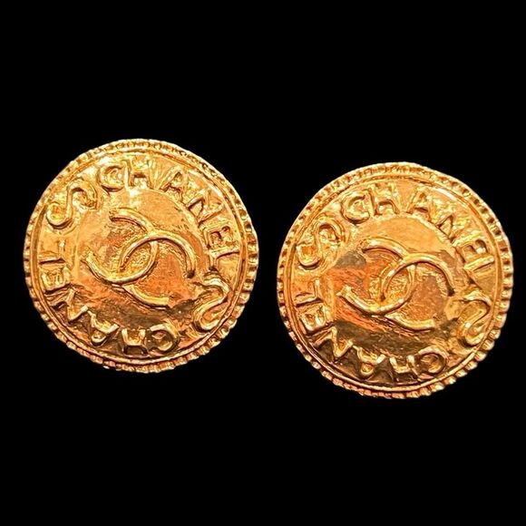 CHANEL
Goldtone Chanel CC Logo Stamp Clip-On Earrings - Picture 2 of 4